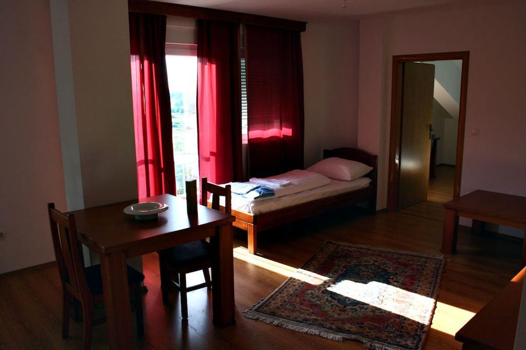 Hotel Bagaric -Ispod Brda Ukazanja Adress Kraljice Mira 56 Bijakovci Medugorje Exterior foto